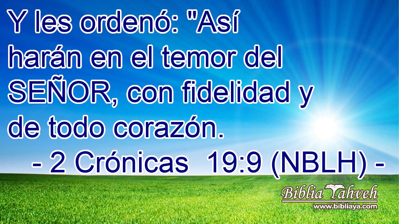  Y les ordenó: 
